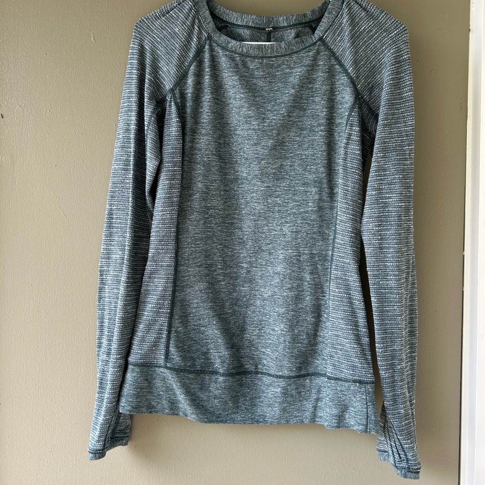 Lululemon Womens Size 6 Long Sleeve Top